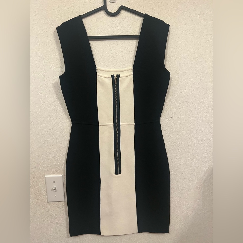 🌻BCBGMaxAzria Dress - Picture 7 of 12